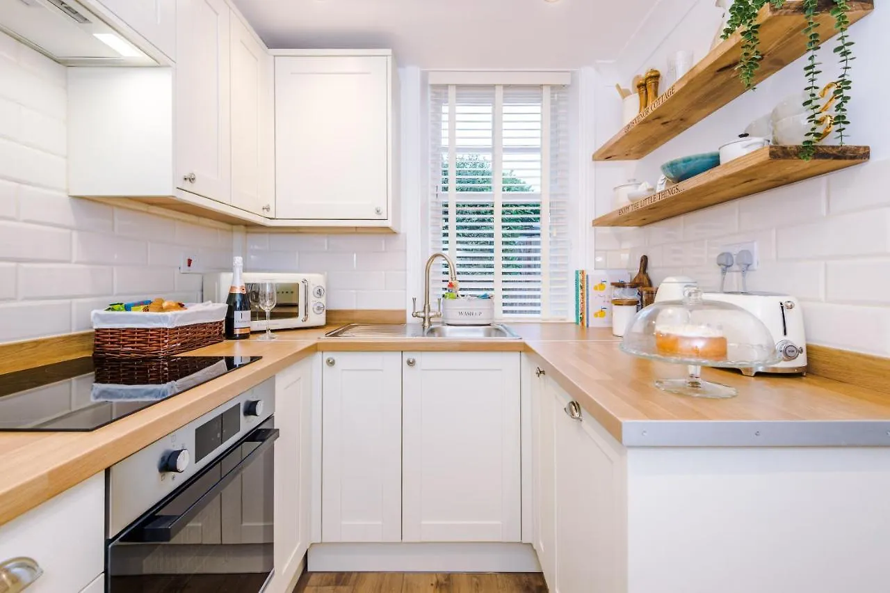 Country Charm Cottage Sleeps 4 & Free Parking Chester Holiday home