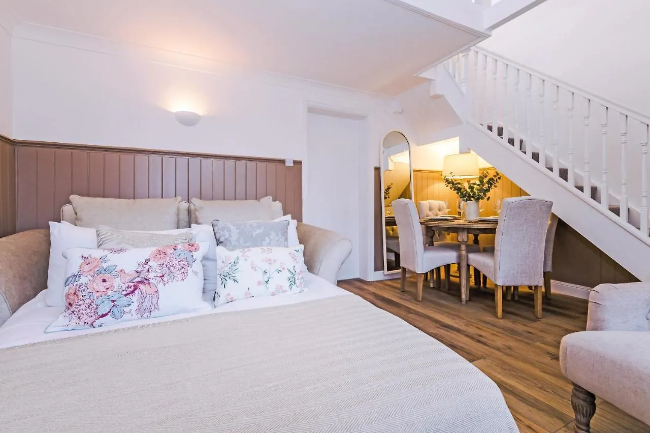 Feriehus Country Charm Cottage Sleeps 4 & Free Parking Chester