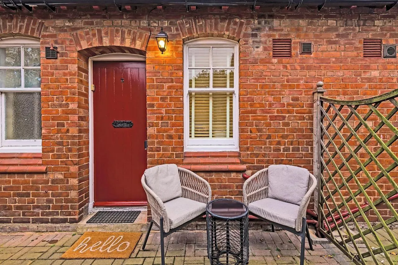 Feriehus Country Charm Cottage Sleeps 4 & Free Parking Chester